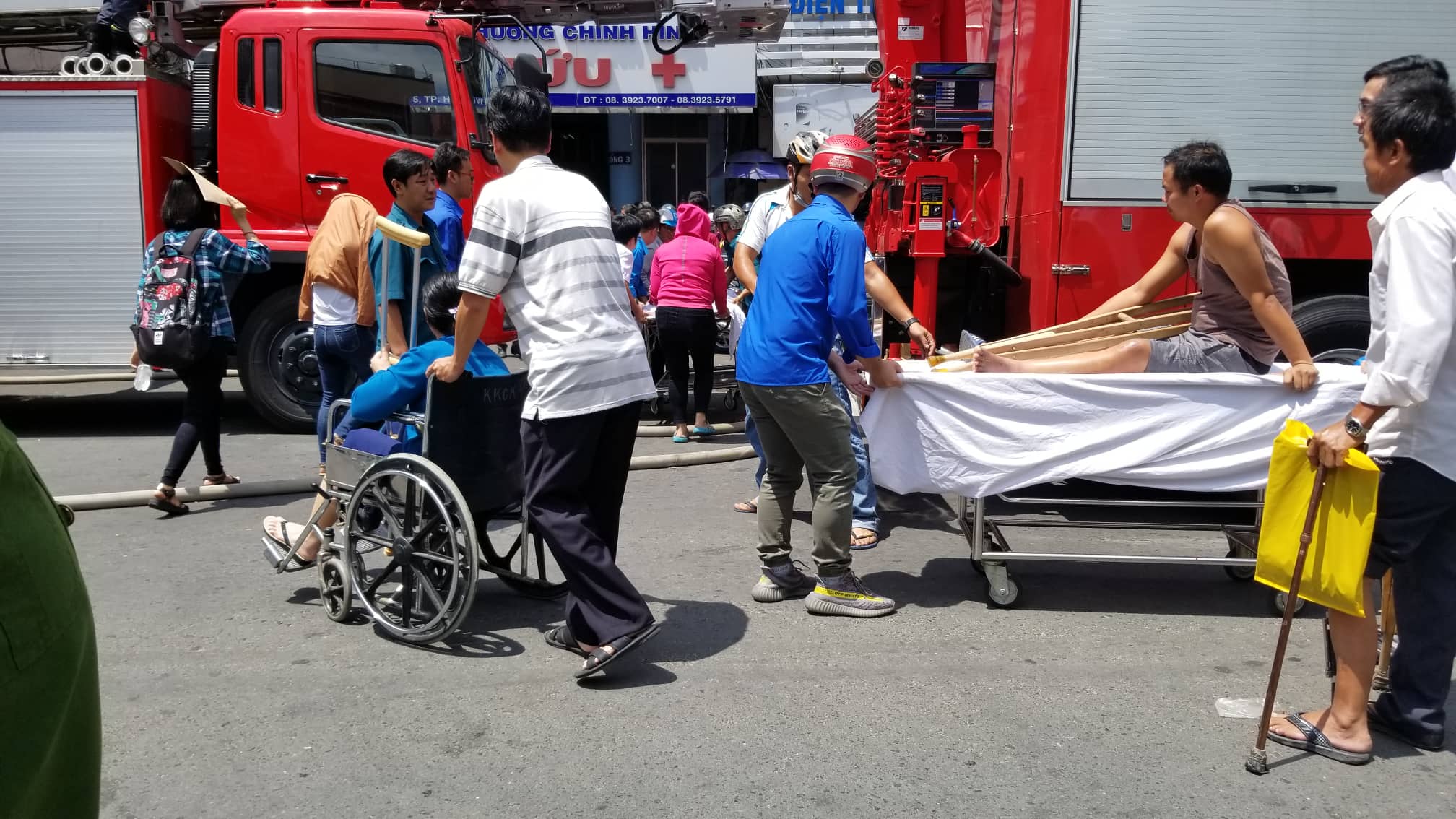 ChÃ¡y dá»¯ dá»i kÃ½ tÃºc xÃ¡ sÃ¡t bá»nh viá»n, bá»nh nhÃ¢n chá»ng náº¡ng bá» cháº¡y - 10